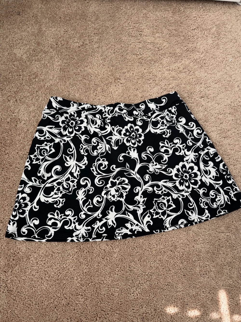 Lands' End Women's Black and White Floral Scroll Swim Skirt Size 6